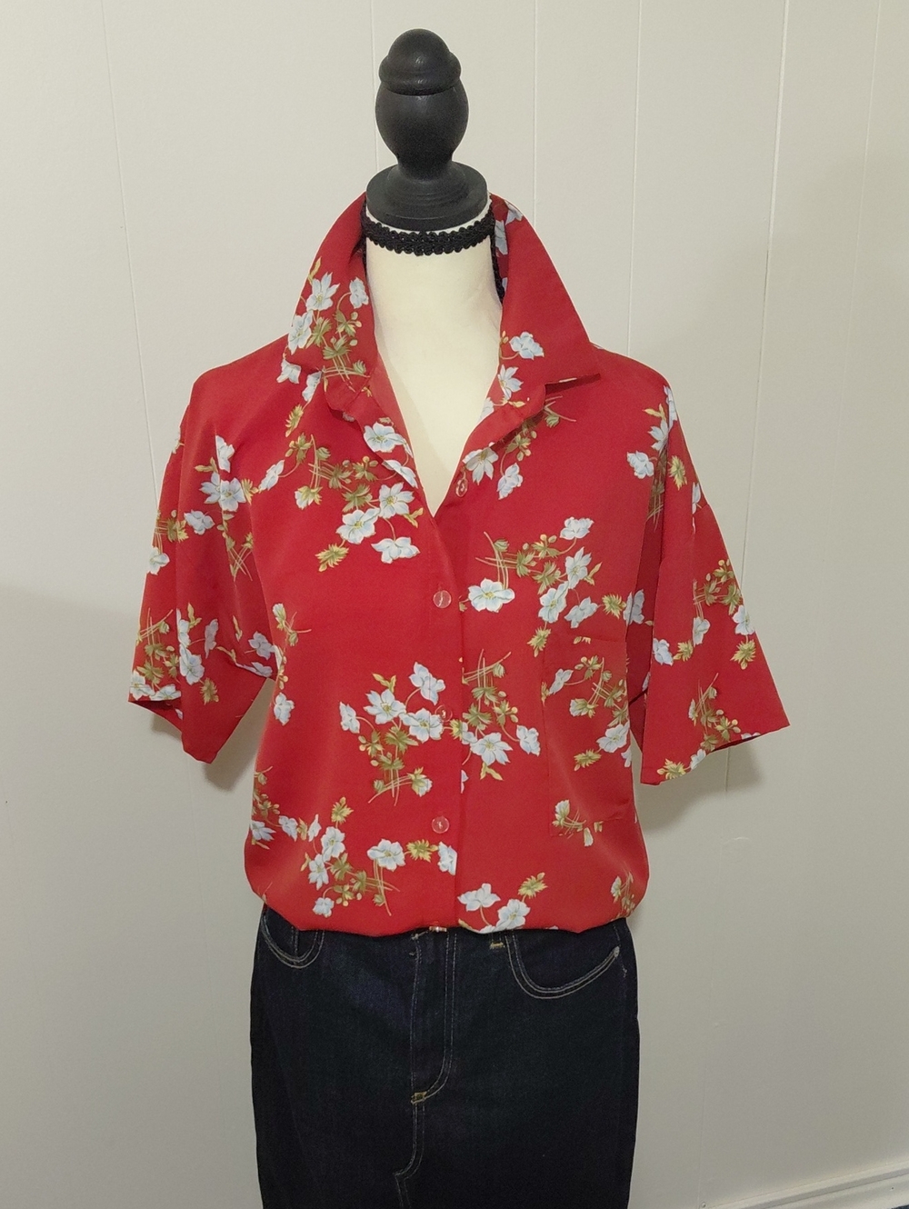 🔴 Women's Red Floral Short-Sleeve Button-Up Shirt